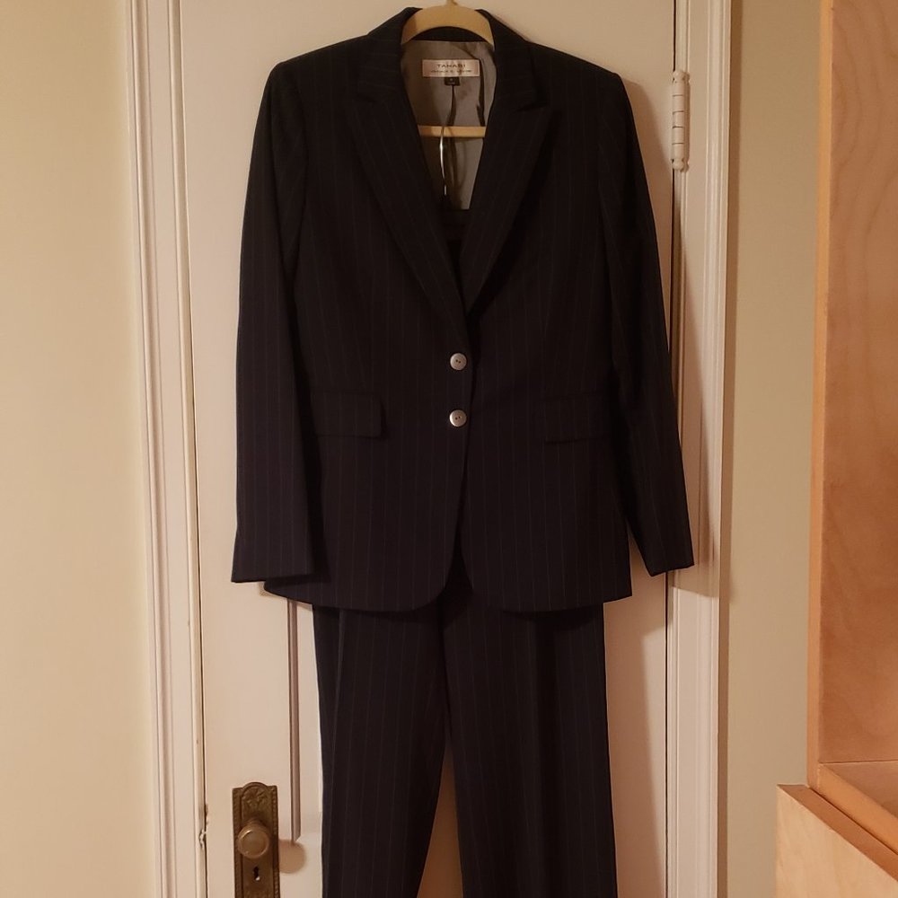 Suit - Picture 6 of 8